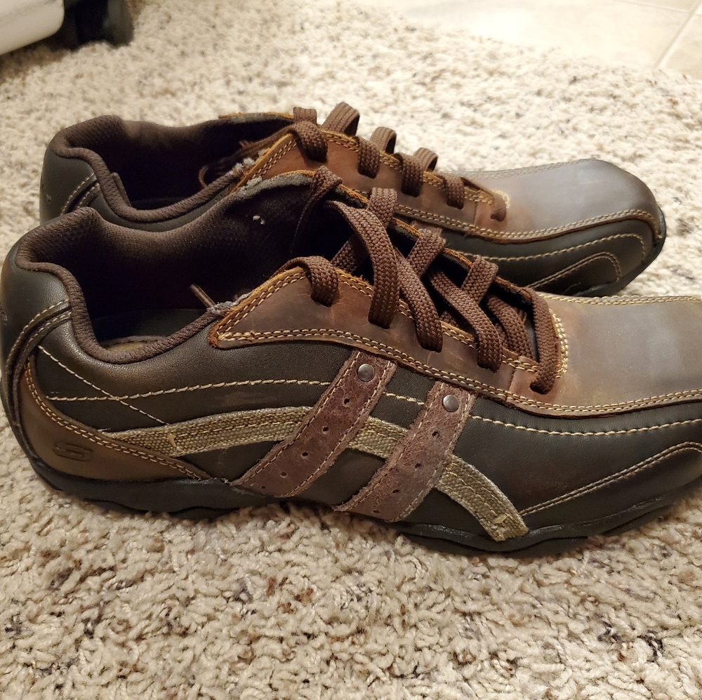 Mens 9.5 Skechers shoes